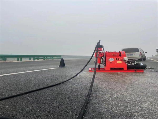 绿园马路路基路面开裂下沉注浆加固灌浆