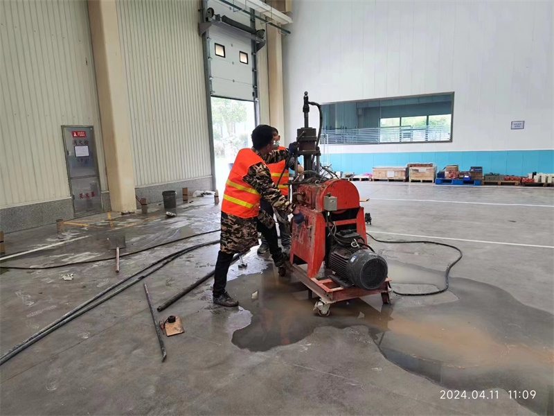 绿园厂房地面下沉塌陷注浆加固施工